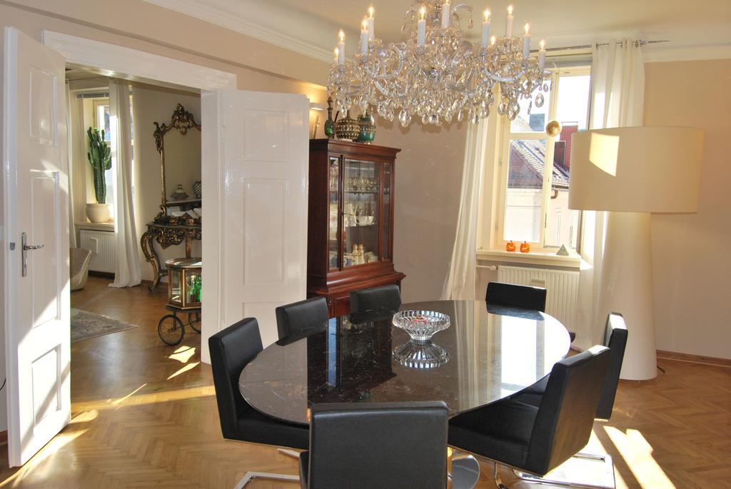 Neoclassical Luxury Apartment Ljubljana Exterior foto